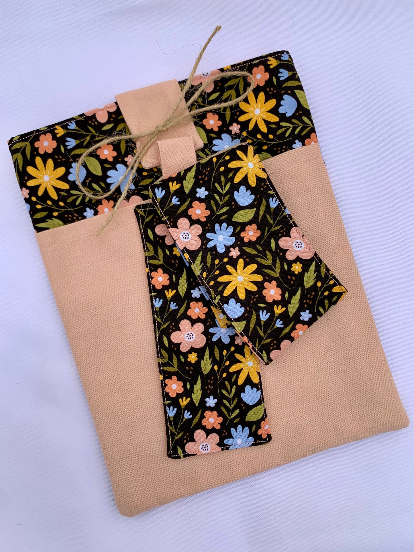 Pink Floral Book Sleeve Set